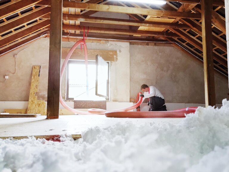 Einblasdämmung in Zwischendecke